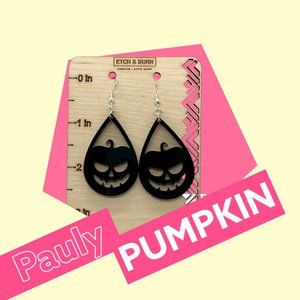 Pauly the Pumpkin - Dangling Earrings